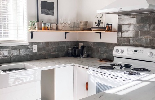 Lund Apartment | Executive Spa Country Getaway near Powell River.