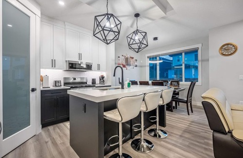 Chestermere House | Executive Space for Everyone (King beds). Come Stay Refreshed, Renewed & Reset.