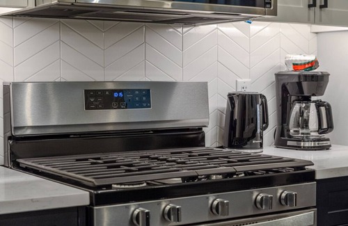 Chestermere House | Executive Space for Everyone (King beds). Come Stay Refreshed, Renewed & Reset.