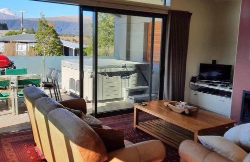 National Park Village Villa | Executive Stay Tongariro