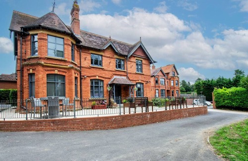 Yeovil Apartment | Executive Studio: Luxury Bathroom & Gym Access