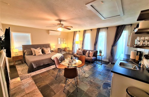 Pipers Meadow Apartment | Executive studio suite great location and amenities