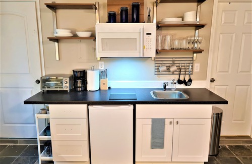 Pipers Meadow Apartment | Executive studio suite great location and amenities
