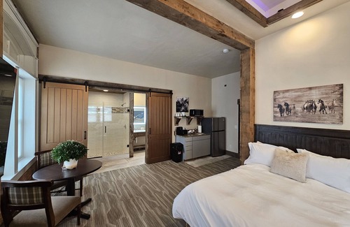 Miles City House | Executive studio Suite Downtown