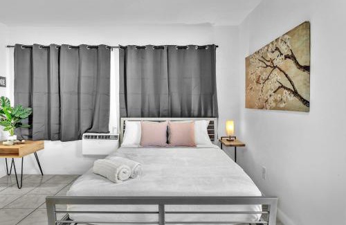 Downtown Hollywood Apartment | Executive Studio Suite Hollywood Beach Blvd