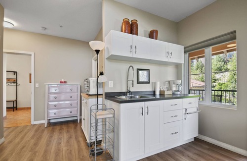 Quail Ridge Apartment | Executive Studio With Vaulted Ceilings - 314B