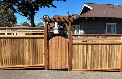 The Dalles House | Executive Style Comfort with AC, WiFi in The Dalles