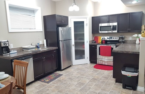 Grande Prairie Apartment | ❤️Executive Suite❤️By 2 Shopping Centres, Costco .