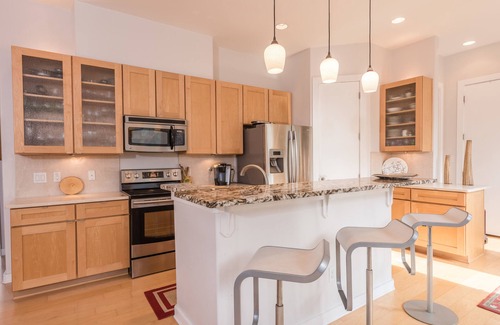 Hancock Condo | Executive Suite Condo in Central Austin