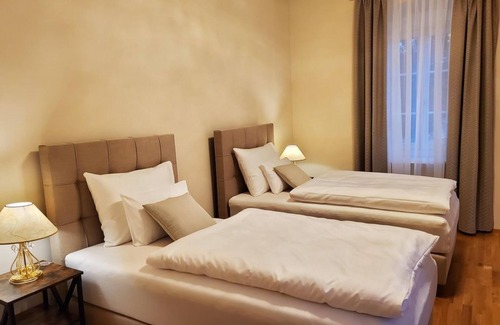 Burgau Bed & Breakfast | Executive Suite, Gartenseitig - Palais Kneissl
