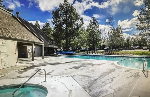 Century West Condo | Executive suite in Mount Bachelor Village - great for a couple