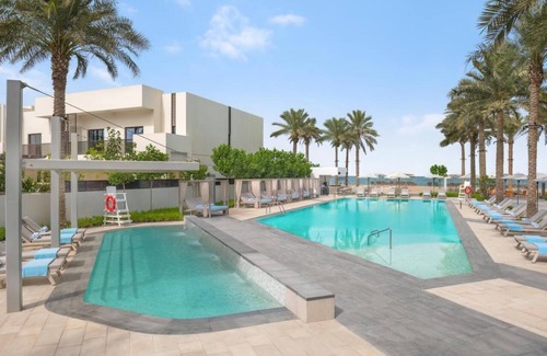 Al-Fujairah Apartment | Executive Suite Ocean View Near Fujairah Corniche