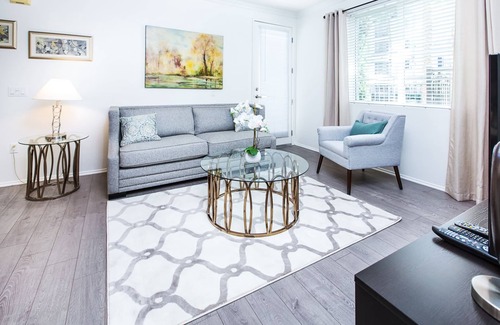 Airport Area Apartment | Executive Suite on Scholarship