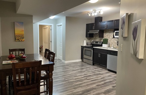 Edmonton Apartment | Executive suite walking distance to Mill Creek ravine & downtown