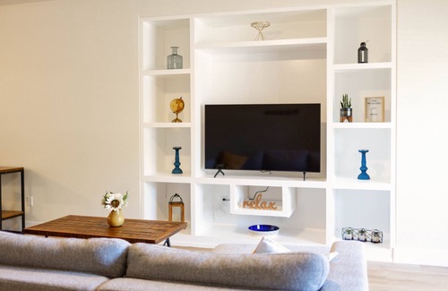 Exeter House | Exeter Retreat: Short Drive to the Sequoias