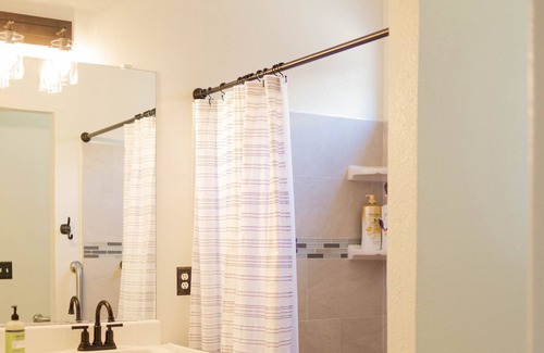 Exeter House | Exeter Retreat: Short Drive to the Sequoias