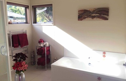 Ngaio Bay House | Exhale House: Your Kaiteriteri Home