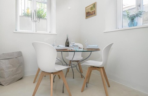 Neuschwabing Apartment | Exklusiv: Historisches Apartment mit Deckengewölbe