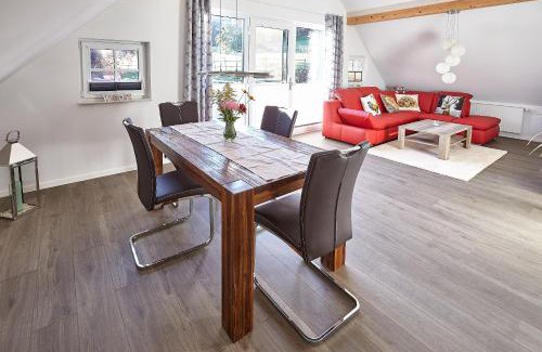 Lossburg Apartment | Exklusive Ferienwohnung auf dem Romanshof - Schwarzwald Plus Gastgeber