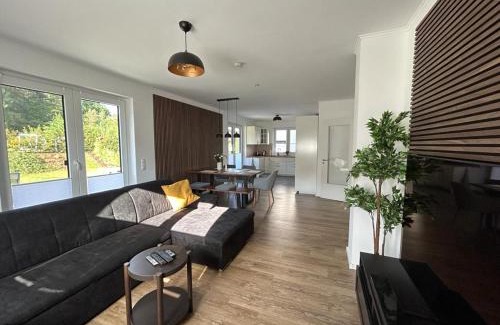 Bestensee Apartment | Exklusive Ferienwohnung bei Berlin, bis 5 Gäste, große Terrasse, Garten