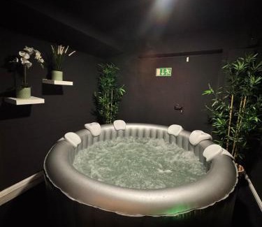 Hammerbrook Apartment | Exklusives Hafen-Appartement mit Whirlpool, mit Wasserblick, City-Nah & eigenem Parkplatz