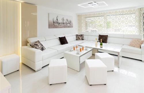 Eschenz House | Exklusives Reihenhaus