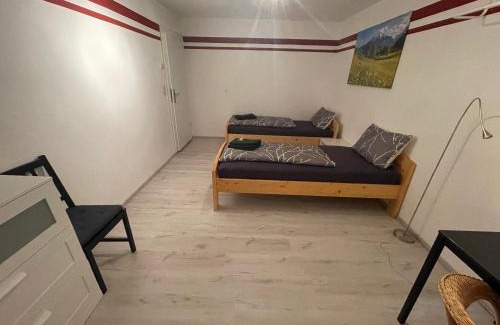 Stadtilm House | Exklusives Zimmer mit geteiltem Bad und Küche OM