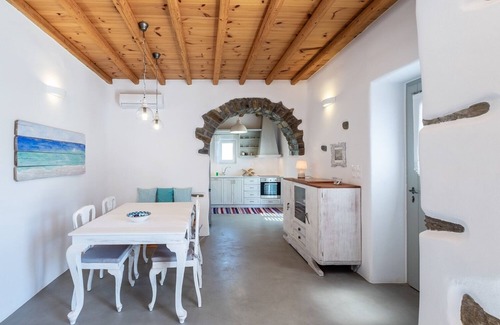 Krotiri House | Exochi 1 - Traditional sea view house (up to 6 persons).