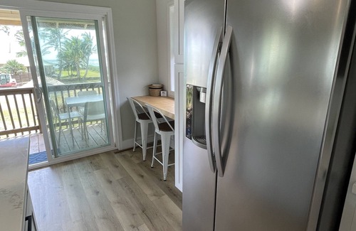 Hauula House | Exotic Oceanfront 5 bedroom 3 bathroom house w/AC