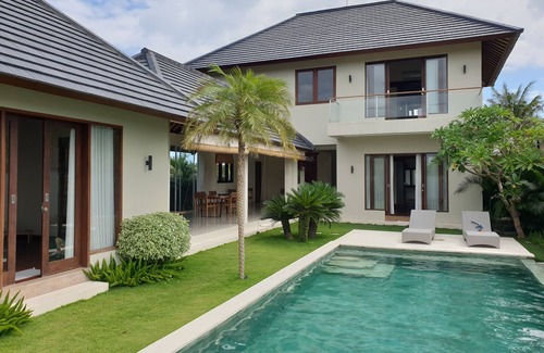 Beraban Villa | Exotic villa with an open living room, open ceiling.Swimming pool 11m by 4m.
