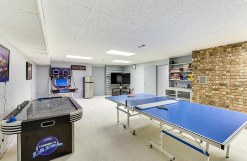 Fayetteville House | Expansive Fayetteville Retreat 11 Mi to U of A!