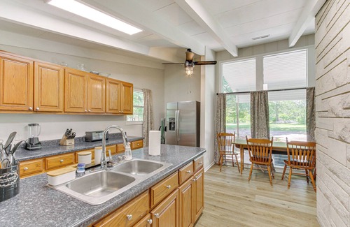 Florence House | Expansive Florence Home ~ 6 Mi to Downtown!