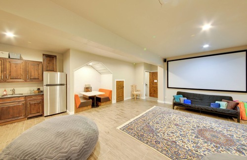 Sagle House | Expansive Group Lake House w/Private Hot Tub!