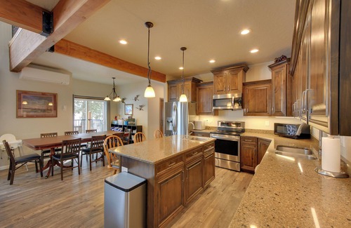 Sagle House | Expansive Group Lake House w/Private Hot Tub!