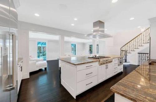 Hampton Bays House | Expansive Hamptons Mansion!