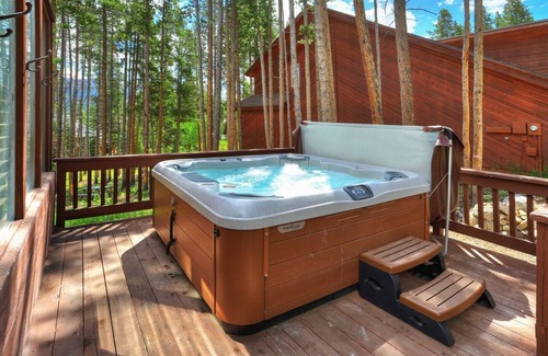 Warrior's Mark West House | ⭐️ Expansive Home w/Hot Tub, Stunning Views, Family&Pet Friendly FreeWntrShuttle