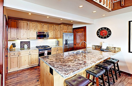 Brockway Condo | Expansive Lake Tahoe Oasis w/Pier & Fireplace - Walk to Kings Beach