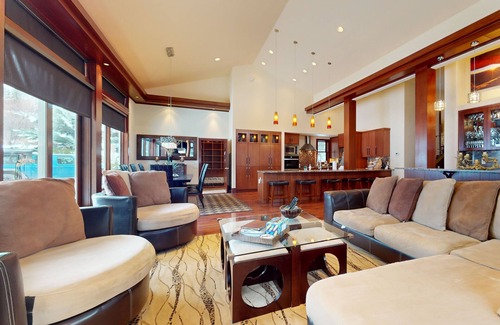 Snowmass Village House | Expansive mountain lodge with hot tub, fast WiFi, & easy access to slopes