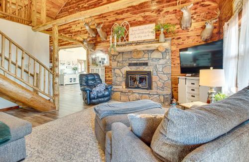 Clarkridge House | Expansive Mountain Home Rental with Yard and Fire Pit!