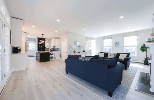 Buzzards Bay House | Expansive Oasis With Water Views, Walk To Beach!