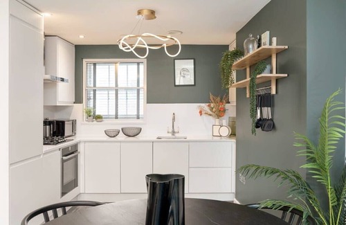 Chinatown Apartment | Expansive Penthouse with Roof Terrace in Soho