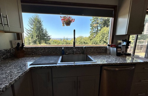 North Bend Apartment | Expansive views of iconic McCullough Bridge, and bay with beautiful sunsets