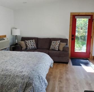 Laurium Hotel | Expedition Inn