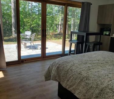 Laurium Hotel | Expedition Inn