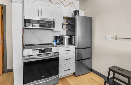 Snowshoe Apartment | Expedition Station 401 Renovated Slope Side Getaway WiFi