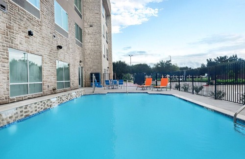 Missouri City House | Experience a Luxurious & Comfortable Staycation!