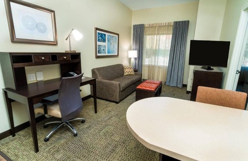 Newark House | Experience a warm and welcoming place!