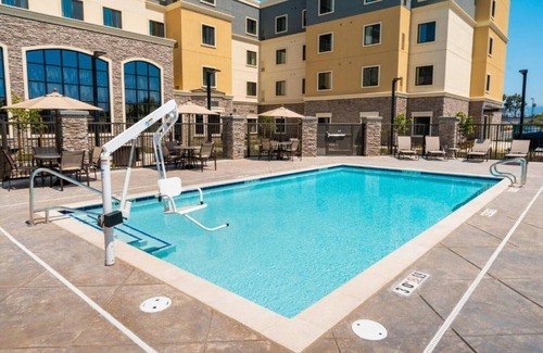 Newark House | Experience a warm and welcoming place !
