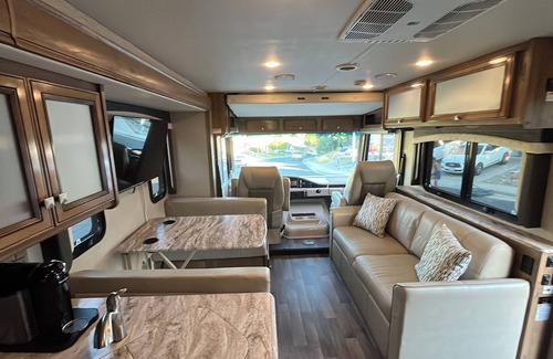 Vacaville House | Experience an RV stay in Vacaville, featuring Wi-Fi for your connectivity needs.