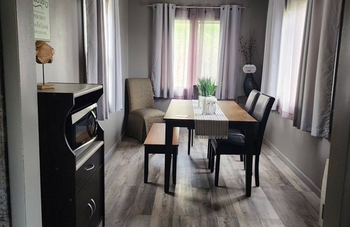 Augusta House | Experience Augusta charm in our spacious 3-bedroom retreat